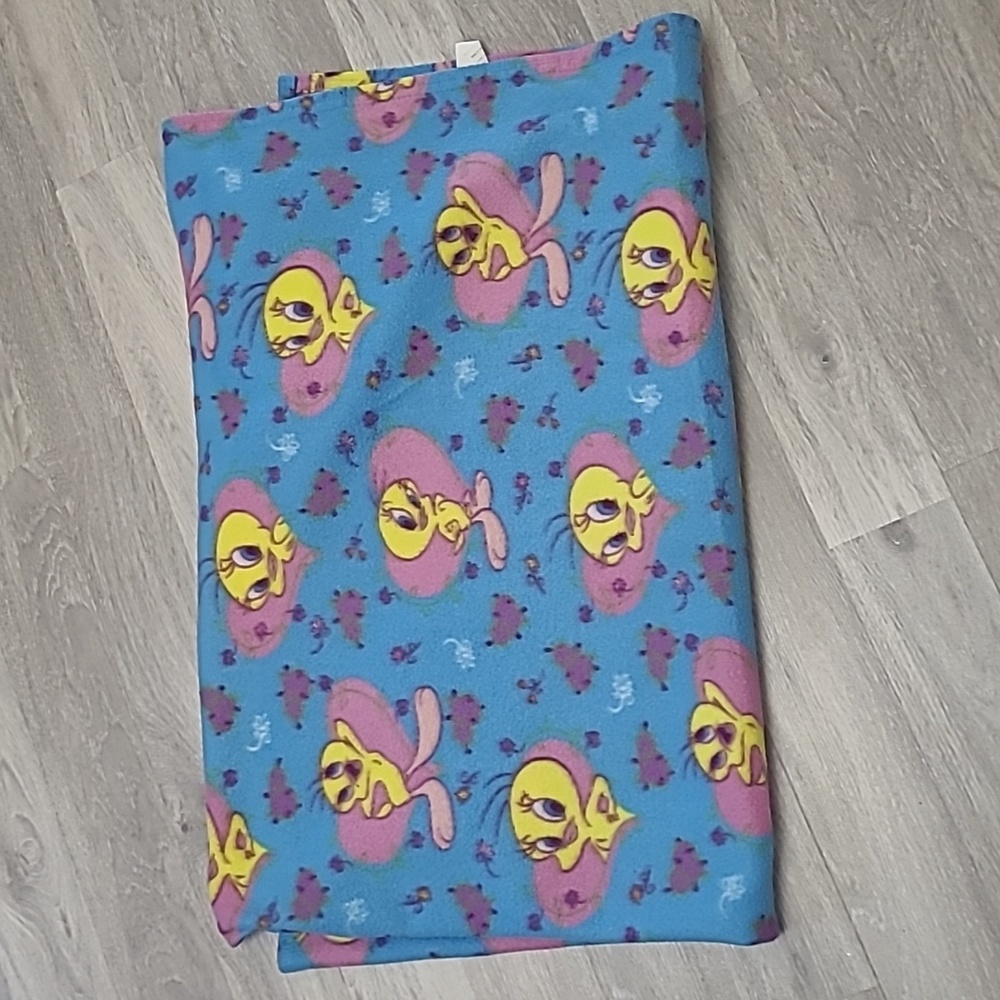 Vintage Warner Bros Tweety Bird Blanket Throw